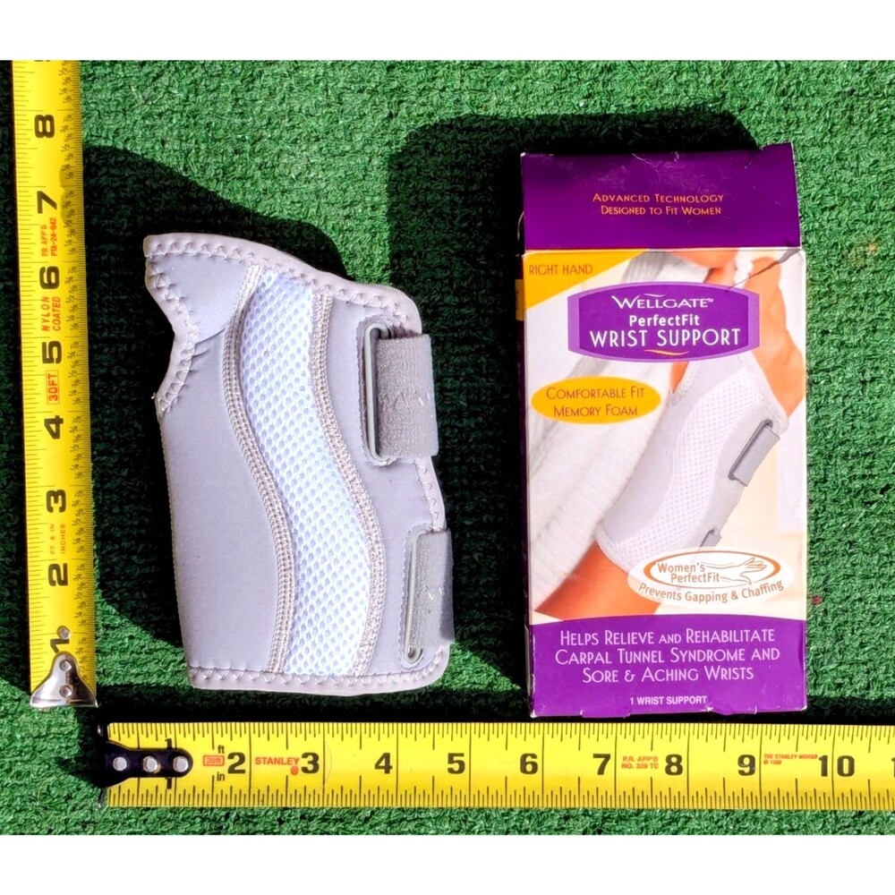 Wellgate PerfectFit Right Hand Wrist Support Comfortable Fit Memory Foam NIP